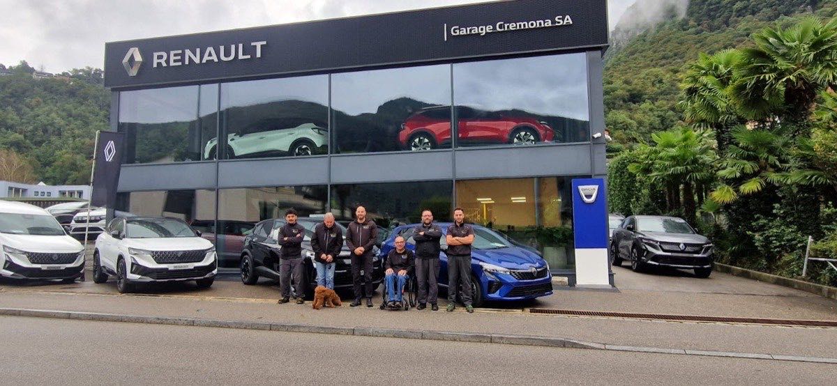 Showroom Garage Cremona SA concessionaria Renault e Dacia a Melano, Ticino